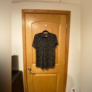 Tek Gear Women’s Size Large Grey & Black V Neck T Shirt